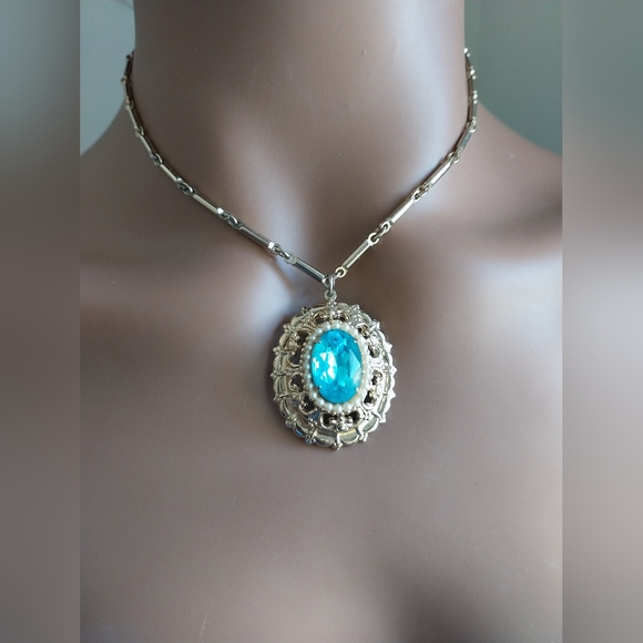 Coro Silver and Blue Necklace - Picture 2 of 9